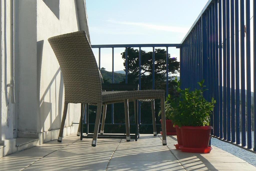 Smiley Apartment With A Million Dollar View 코츌라 외부 사진